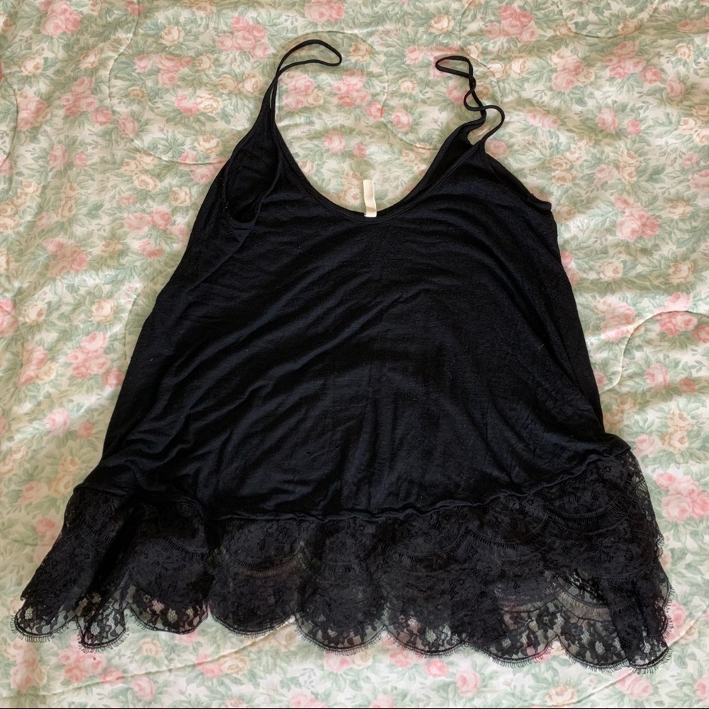 5/$25 Sale ☀️ Emma & Sam Black Lacy Swing Tank